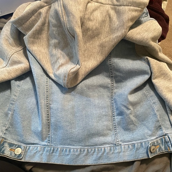 Love tree Jean jacket - Picture 2 of 2